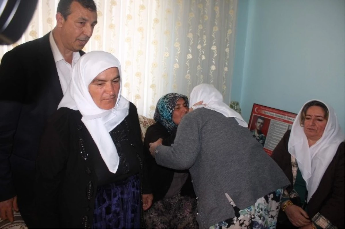 Gaziantep\'te Şehit ve PKK\'lı Annesi Bir Araya Geldi