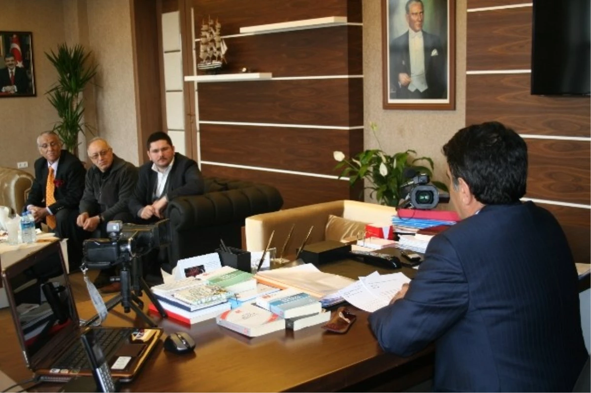 Kars Belediye Başkanı Nevzat Bozkuş, Basın Toplantısı Düzenledi