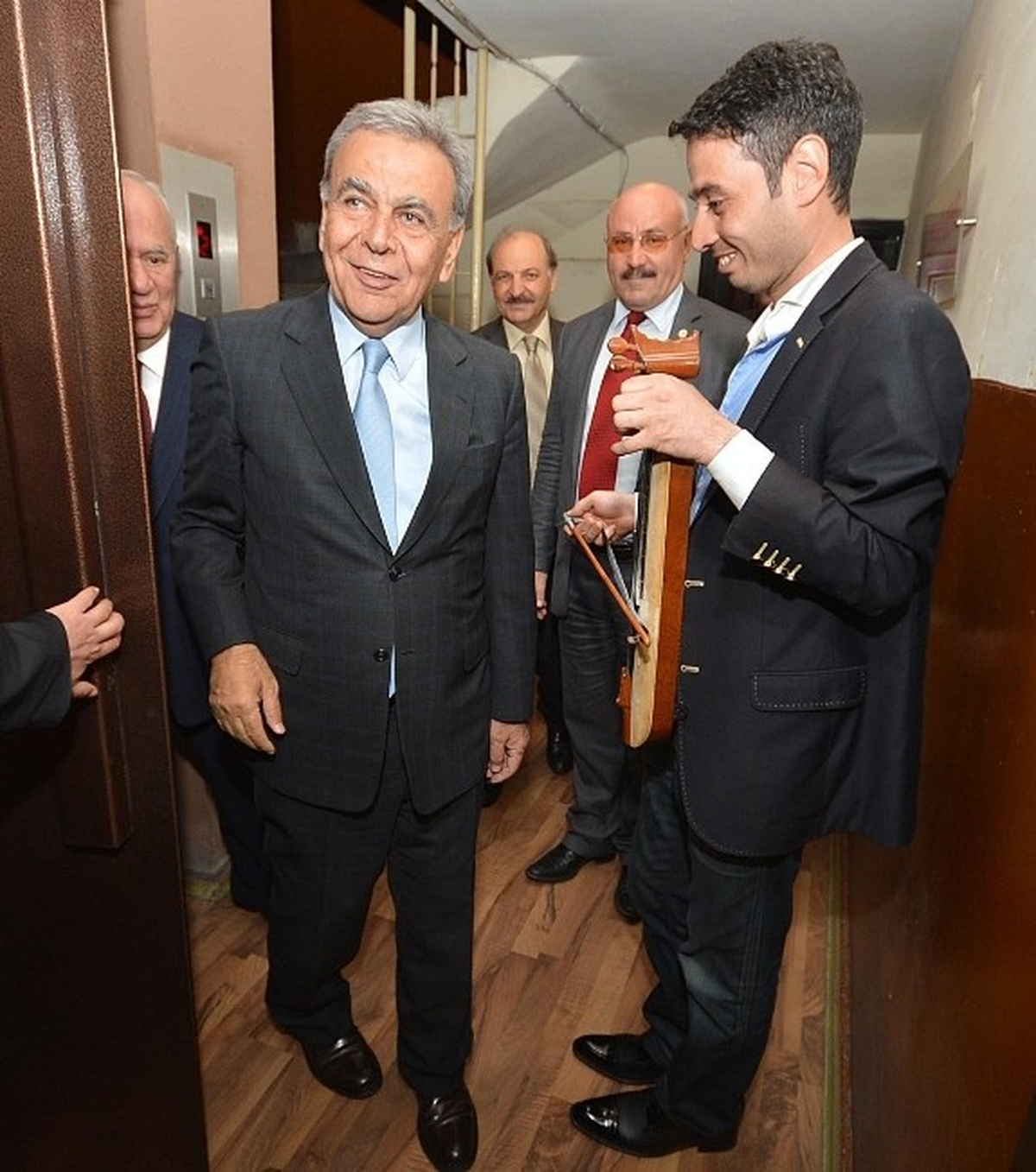 Kocaoğlu\'nun Seçim Turları Tamgaz Sürüyor