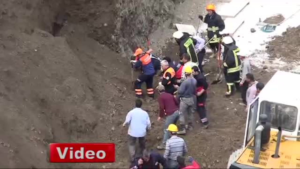 Manisa\'da Yer Altı Otoparkı İnşaatında Göçük