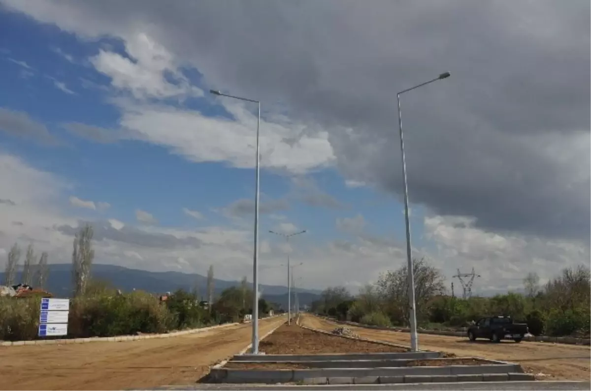 Nazilli Organize Sanayi Bölgesi Çevre Yolunda Aydınlatma Yapıldı