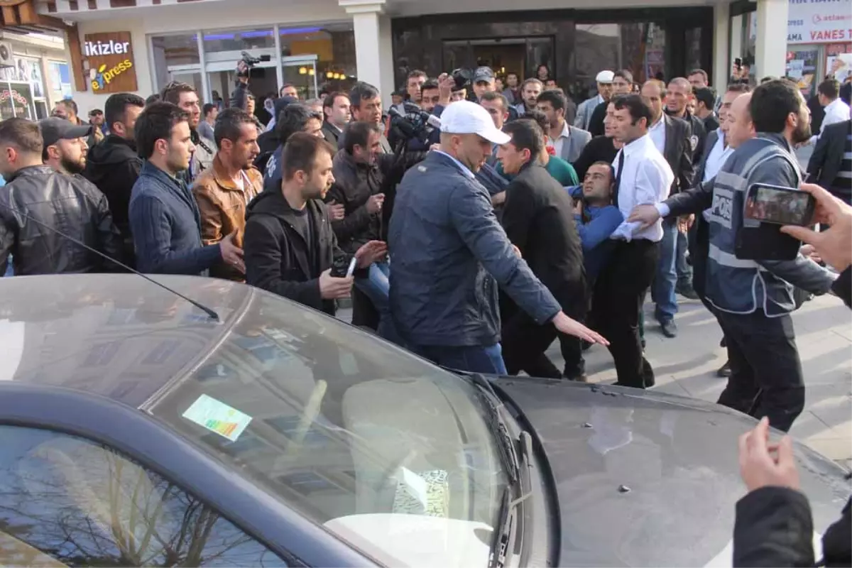 Van\'da Mitingde Polis Havaya Ateş Açtı: 1 Kişi Yaralandı (2)