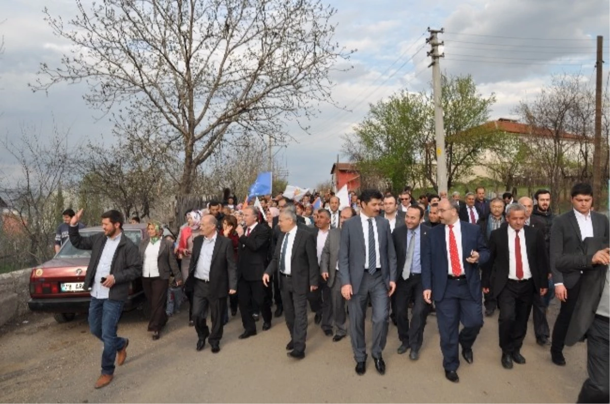 AK Parti Son Ak Yürüyüşlerini Yaptı
