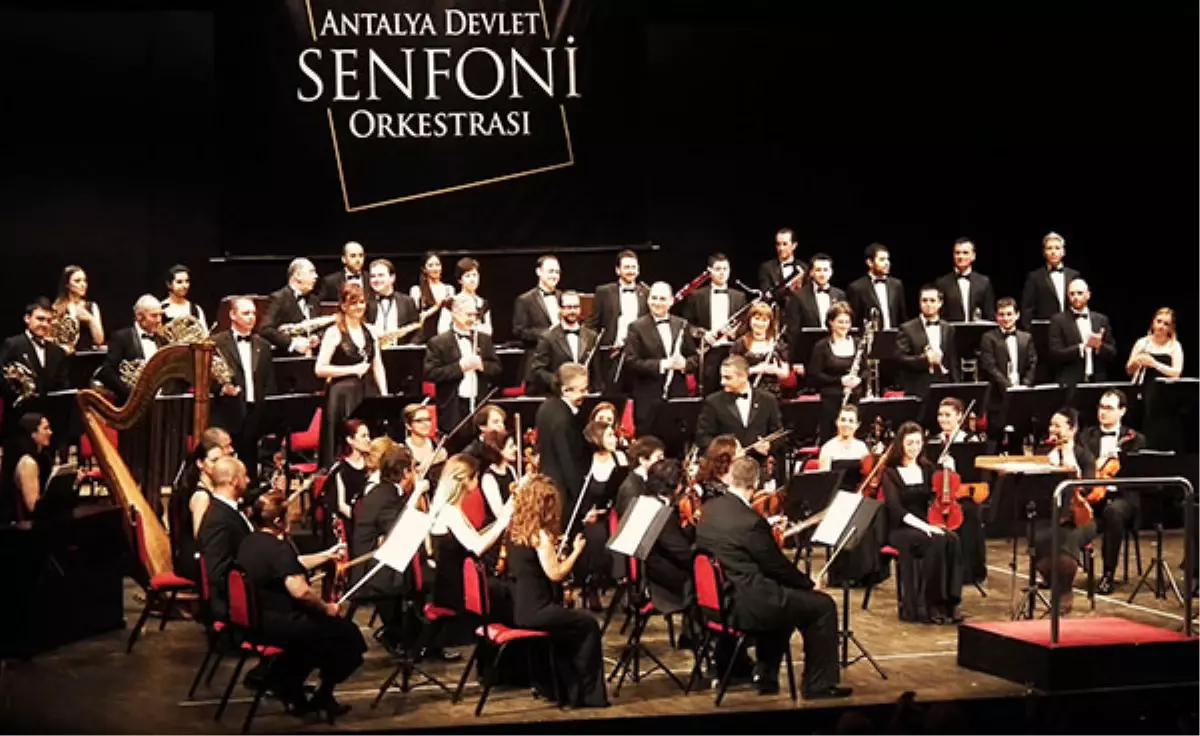 Özgecan ve Olgu Kızılay Antalya\'da Konser Verdi