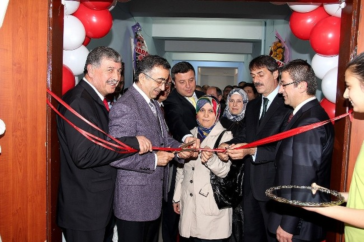 Bahçelievler Gazi Okulunda Z-Kütüphanesi Açıldı