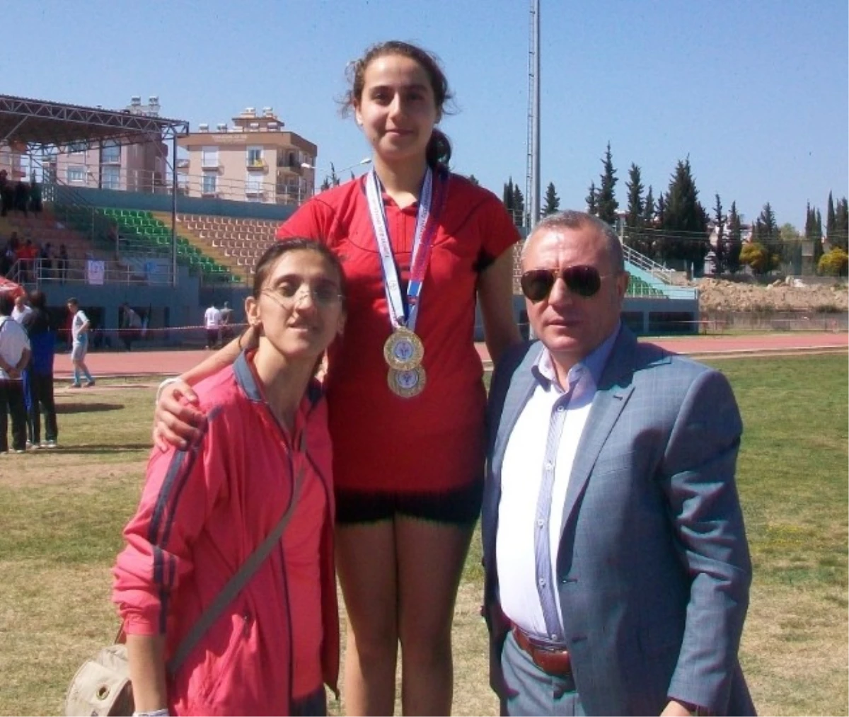 Burhaniyeli Özel Sporcular Antalya\'dan Madalya ile Döndü