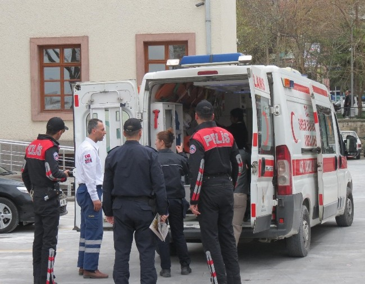Malatya\'da Engelli Kadın Kendini Yakmak İstedi