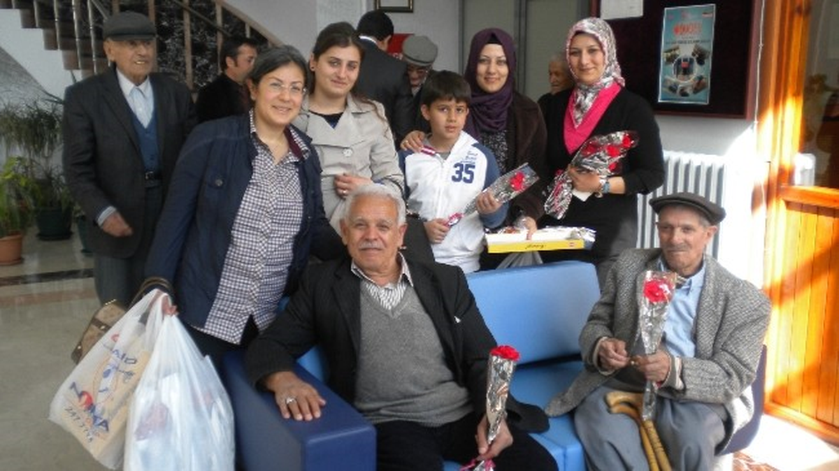 Halk Sağlığı Müdürlüğünden Yaşlılara Ziyaret
