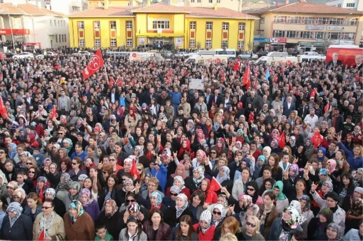 MHP Yozgat\'ta Belediye Başkan Adayı Bektaş\'a Destek Yürüyüşü Düzenledi