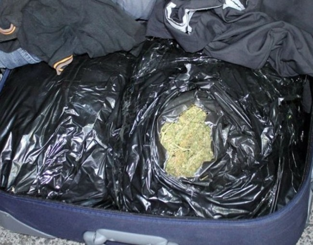 Elazığ\'da Uyuşturucu Sevkiyatı Trafik Polislerine Takıldı