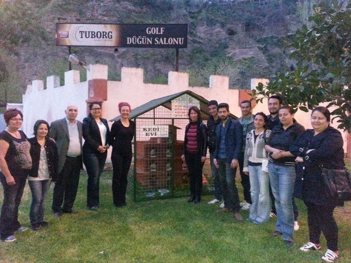 Aydın\'da Sokak Kedilerin de Evi Oldu