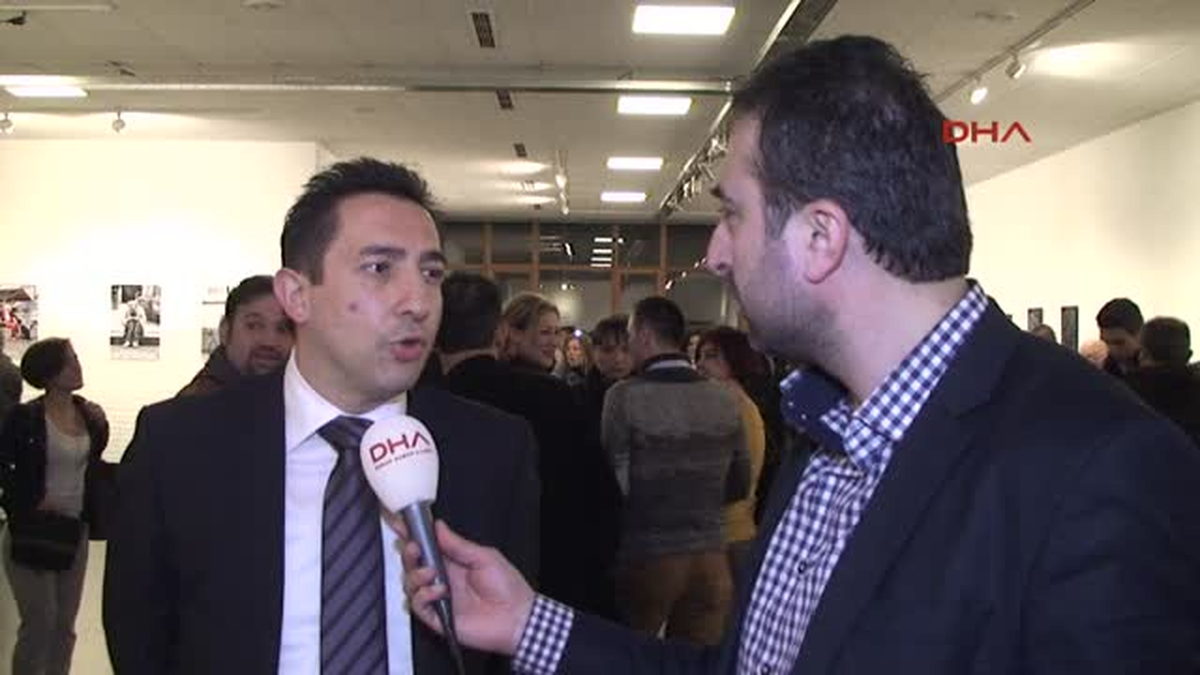 Belçika\'da \'İşsizlik Yardımı Alalım\' Oyunu İzleyenleri Güldürdü