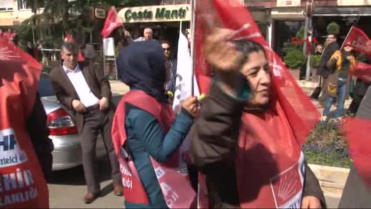 Kılıçdaroğlu\'nun Konvoyu Bağdat Caddesi\'nden Kadıköy\'e İlerliyor