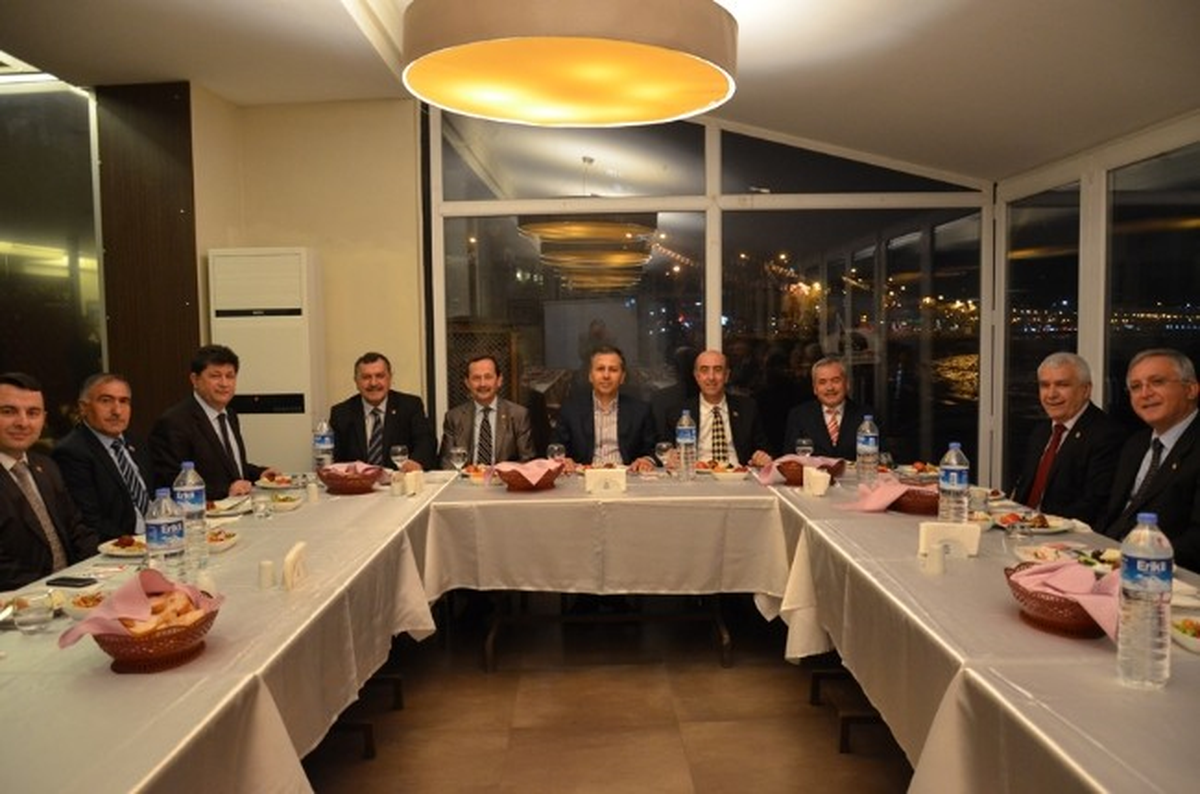 Tekirdağ Valisi Yelikaya\'dan Veda Yemeği