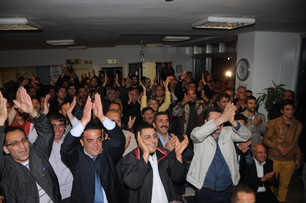 AK Parti\'lilerden Antalya\'da Büyük Sevinç