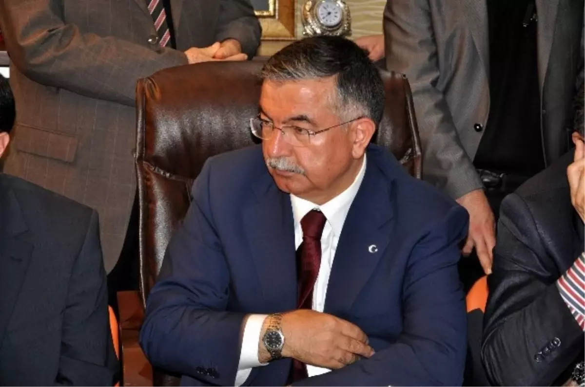 Bakan Yılmaz: "Allah\'a Hamdolsun Beklediğimiz Oy Oranını Aldık"