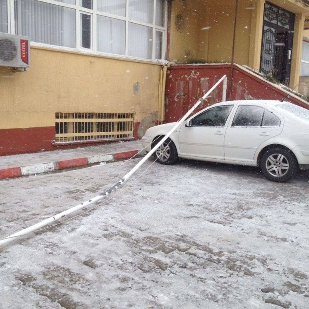 Hani\'de Kar ve Fırtına Olumsuz Etkiledi