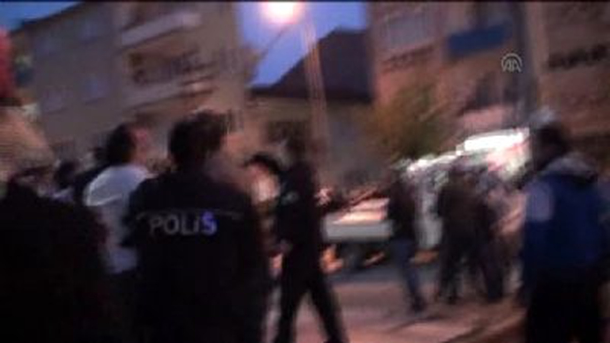 İnegöl\'de Akrabaların Kira Kavgası: 10 Yaralı