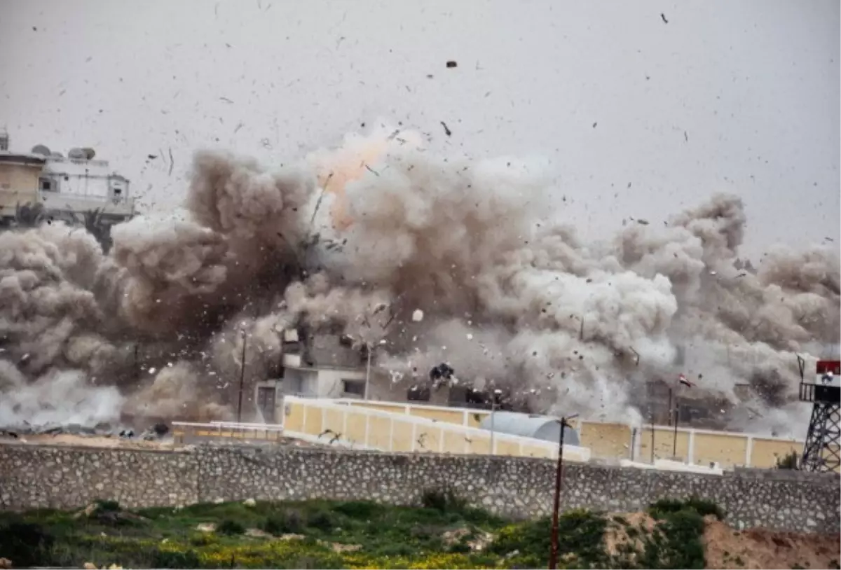 Mısır Ordusu Tünelleri Bombaladı