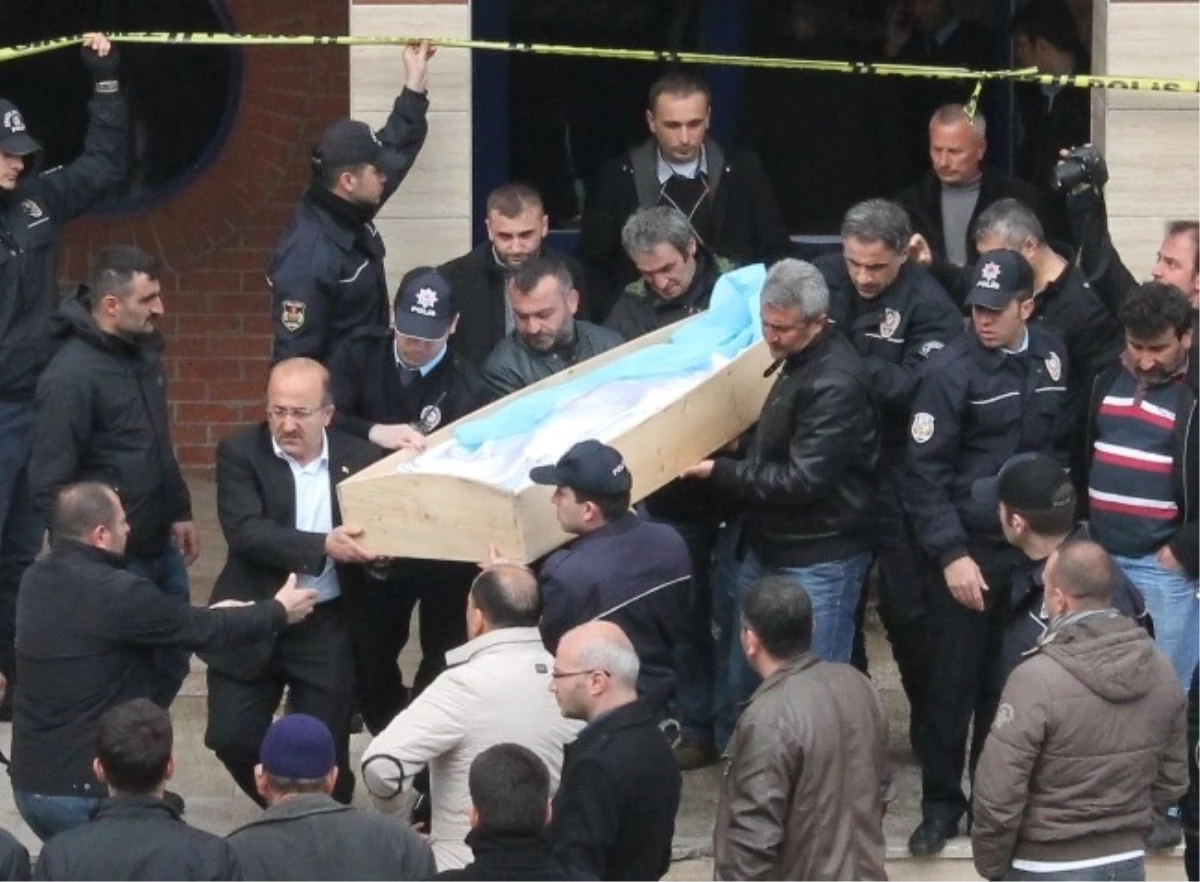 Trabzon\'da İntihar Eden Şahsın Cesedi Morga Kaldırıldı