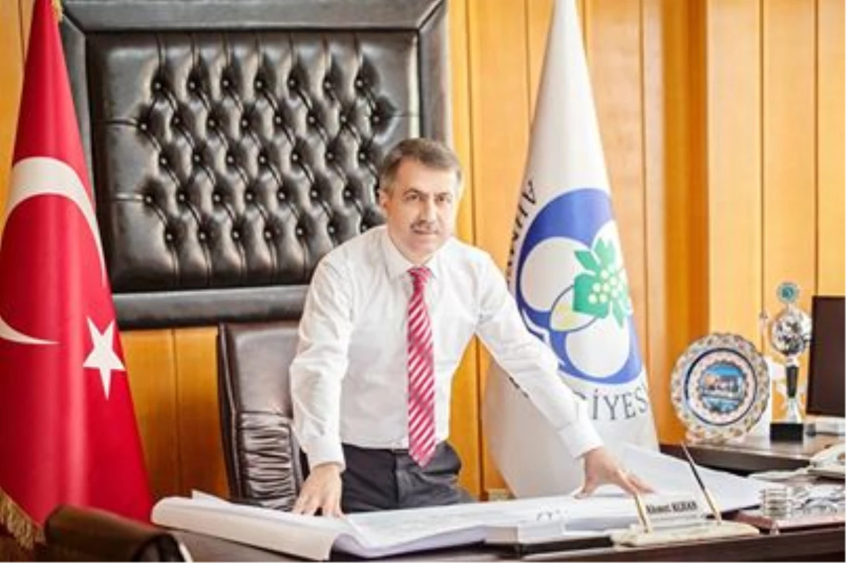 Ahmetli\'de AK Parti Adayı Ahmet Alhan Kazandı
