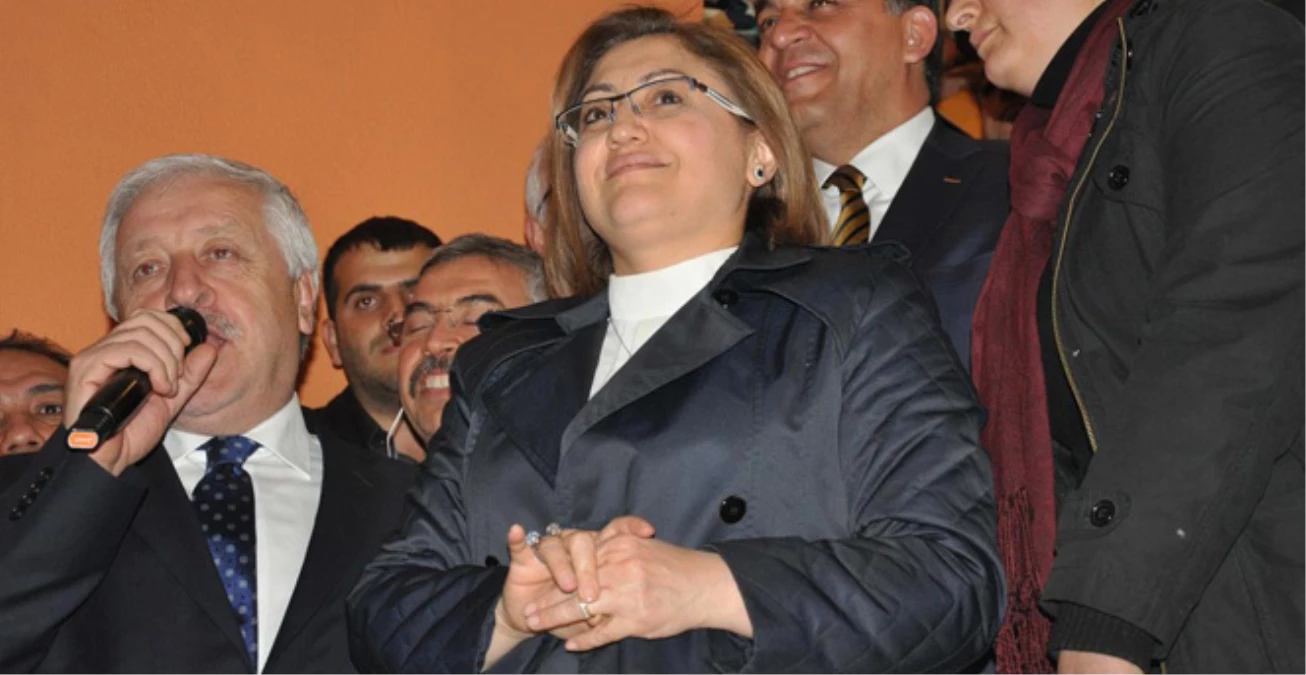 3 Bakan İçinde, AK Parti\'li Fatma Şahin\'in Yüzü Güldü