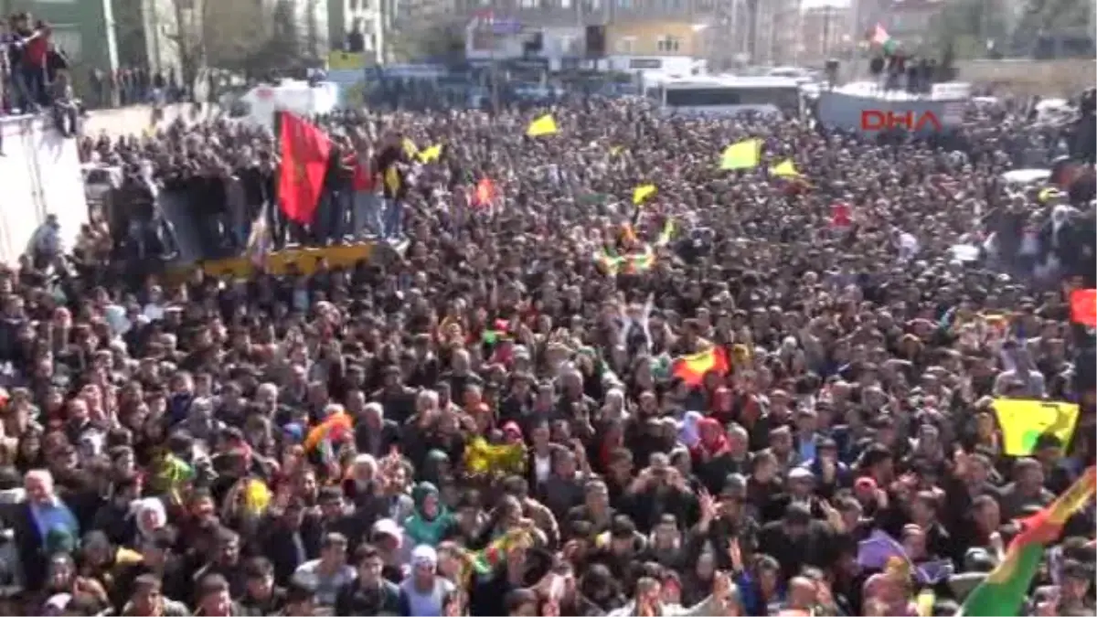 Ahmet Türk, Zaferini Mardinliler ile Birlikte Kutladı