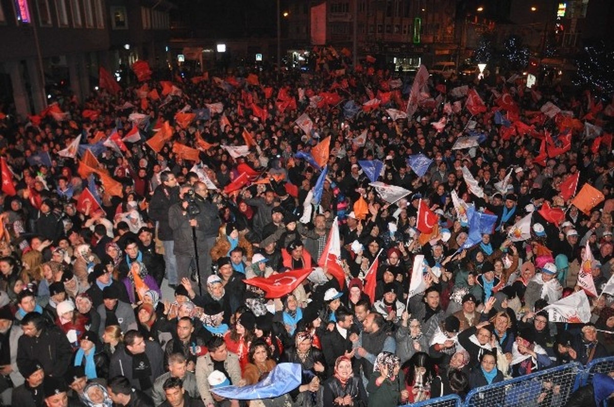 AK Parti\'den Balıkesir\'de Gece Mitingi