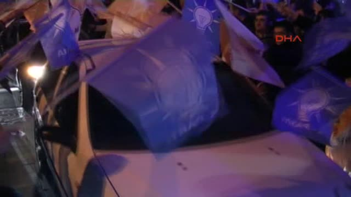 AK Parti Uşak Adayı Kutlamalara Başladı
