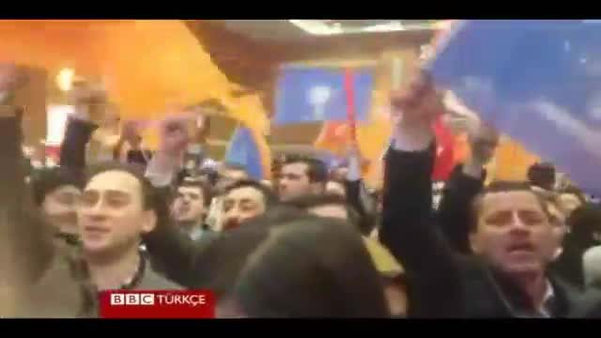 AKP İstanbul\'da Kutlamaya Başladı