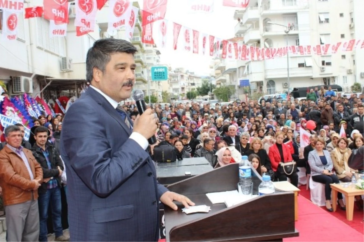 Finike\'de MHP Adayı Kaan Osman Sarıoğlu Kazandı