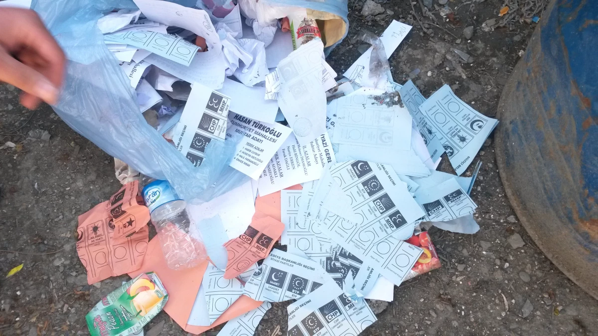 Çöp Döküm Alanında Kullanılmış Oy Pusulaları Bulundu