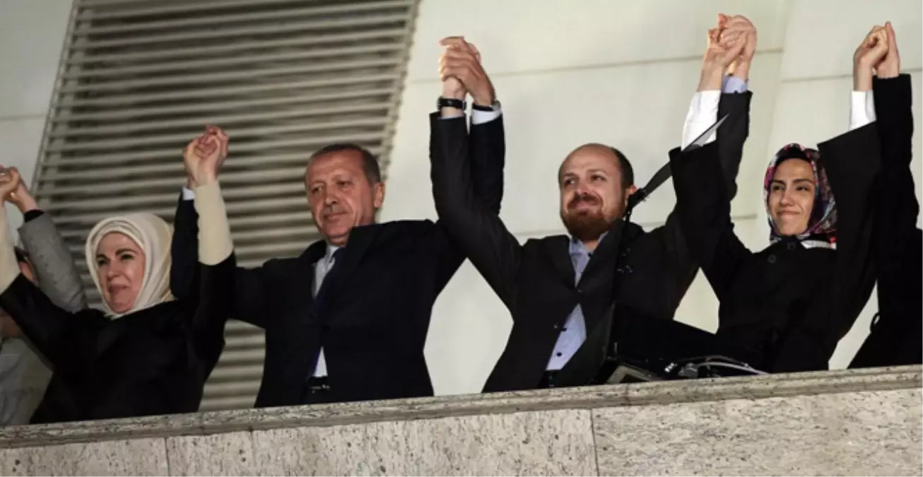 Başbakan Erdoğan\'ın Balkon Konuşmasında Ailesi Yanındaydı