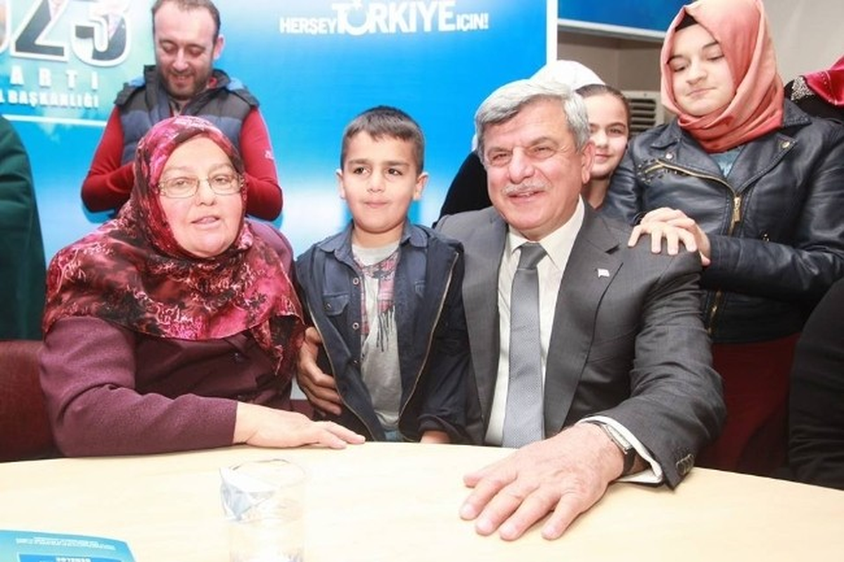 Başkan Karaosmanoğlu Her İki Kişiden Birinin Oyunu Aldı