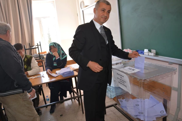 CHP'li Şükrü Sözen, Manavgat'a Belediye Başkanı Seçildi ...