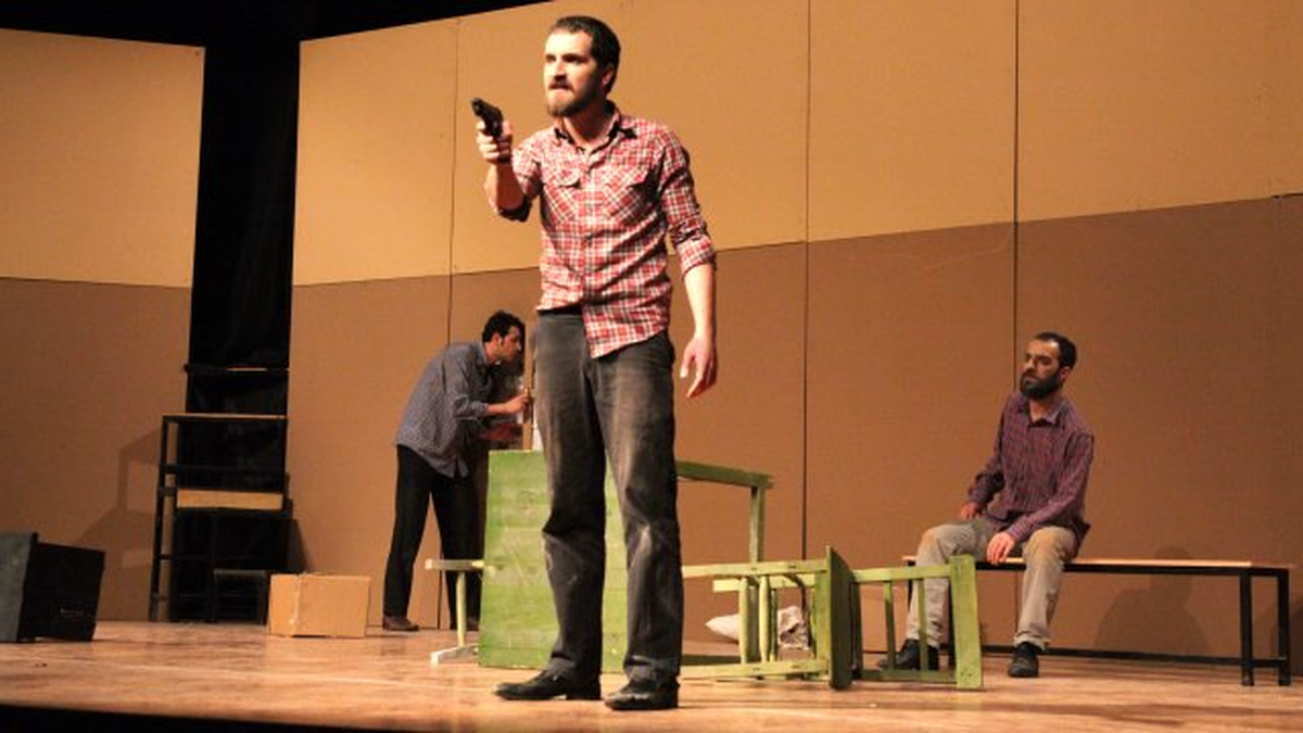 GAÜN\'de "Duvarların Ötesinde" Adlı Tiyatro Oyunu Sahnelendi