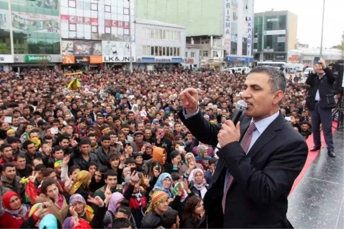 Iğdır\'da Yerel Seçimi Kazanan BDP\'lilerden Kutlama