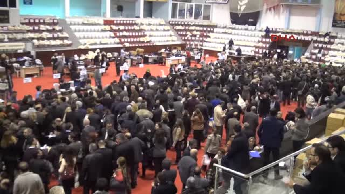 İzmir\'de, Seçim Kurulunda Gerginlik3