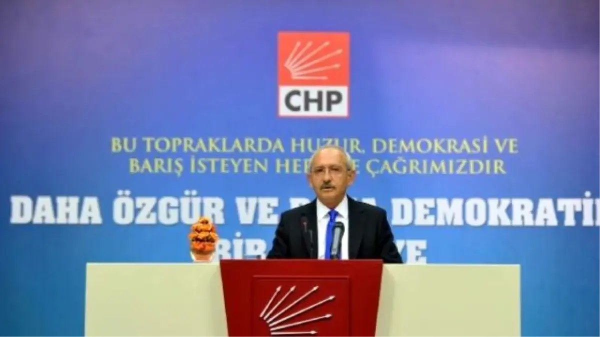 Kılıçdaroğlu, Parti Genel Merkezi\'nde Basın Toplantısı Düzenledi (1)