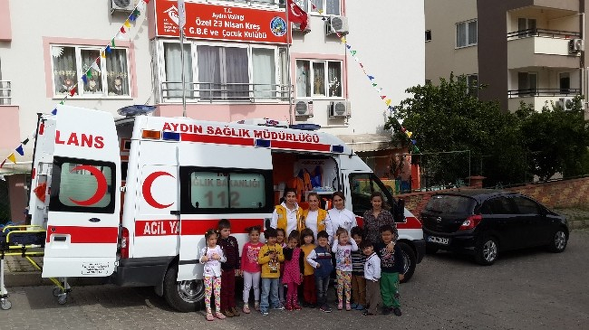 Nazillili Minikler Ambulansı Tanıdı