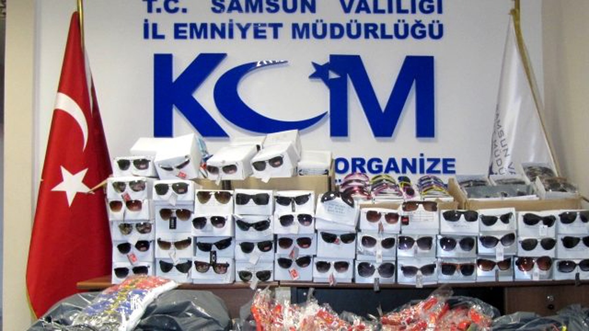 Samsun\'da Gümrük Kaçağı Saat ve Gözlüğü Ele Geçti