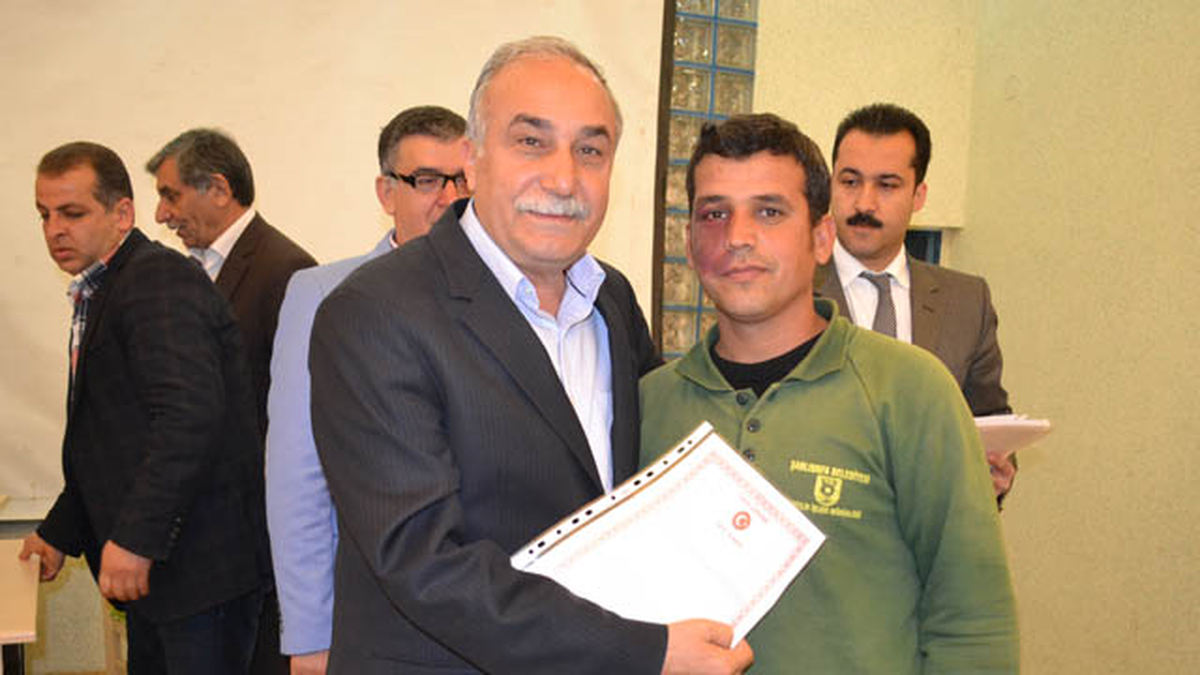 Temizlik İşçileri Tapularını Aldı