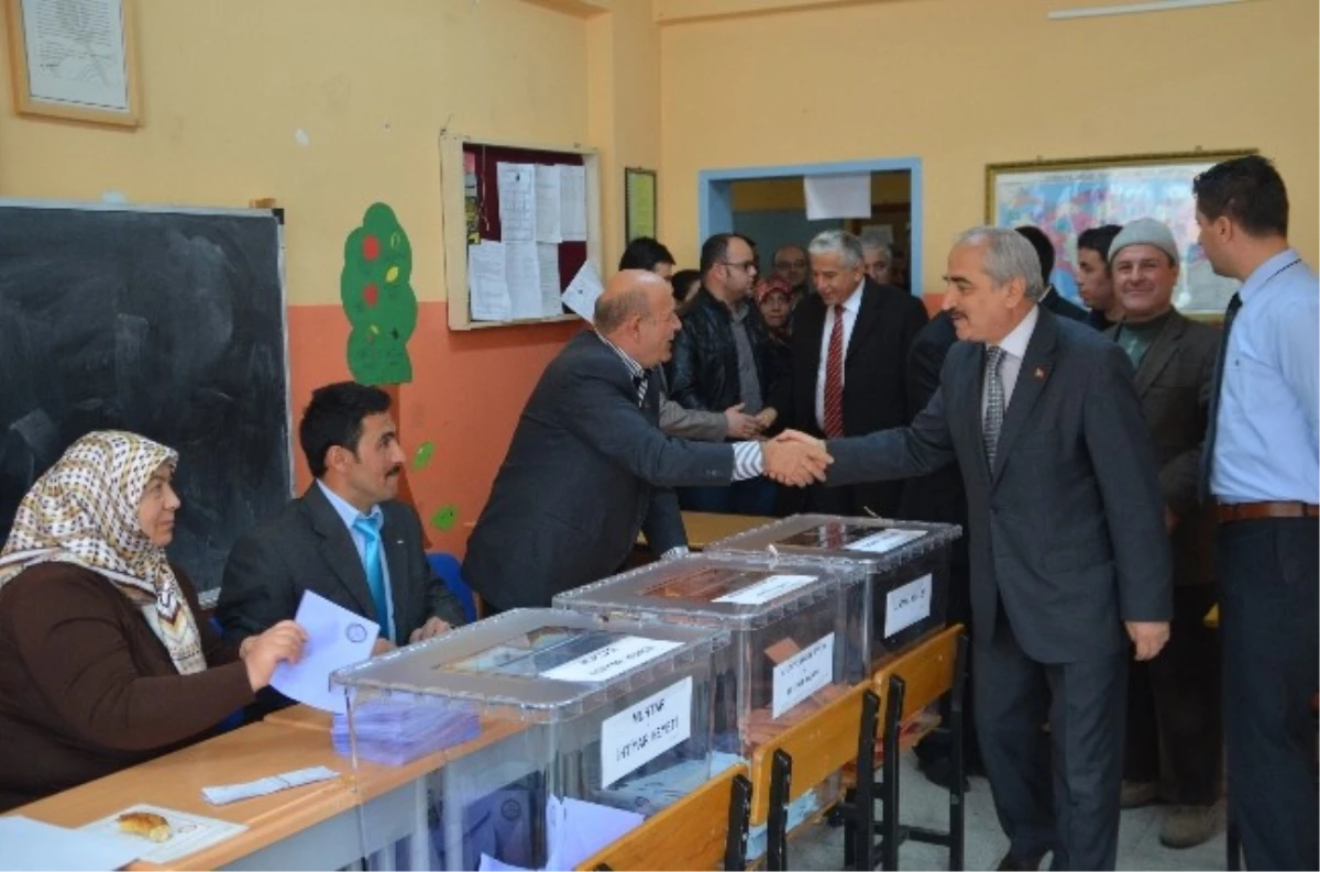 Tosya Belediye Başkan Adayları Oylarını Kullandı