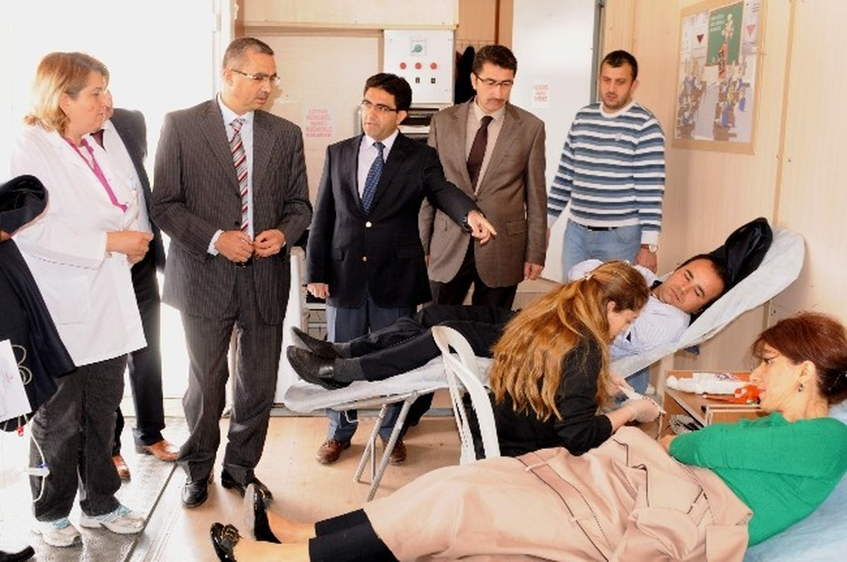 Üniversite Personelinden Kan Bağışı