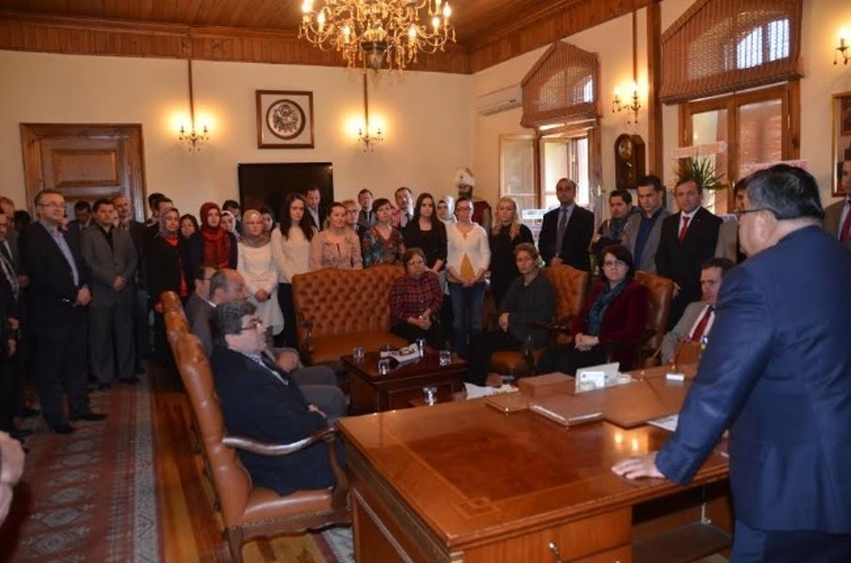 Belediye Başkanı Selim Yağcı Çiçeklerle Karşılandı