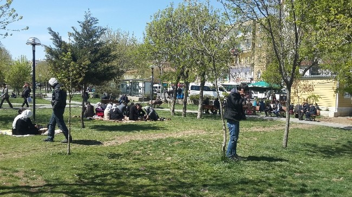 Hava Sıcaklığının Artması Vatandaşları Parklara Yönlendirdi