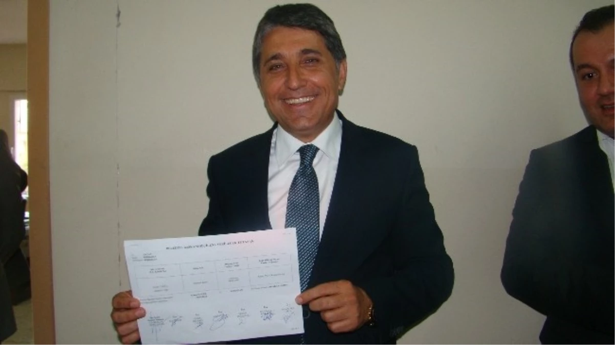 Kırıkhan Belediye Başkanı Yavuz Mazbatasını Aldı