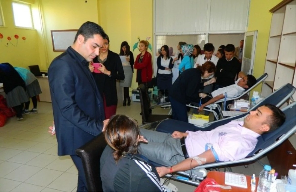 Kozluk\'ta Lise Öğrencilerinden Kan Bağışı Kampanyası