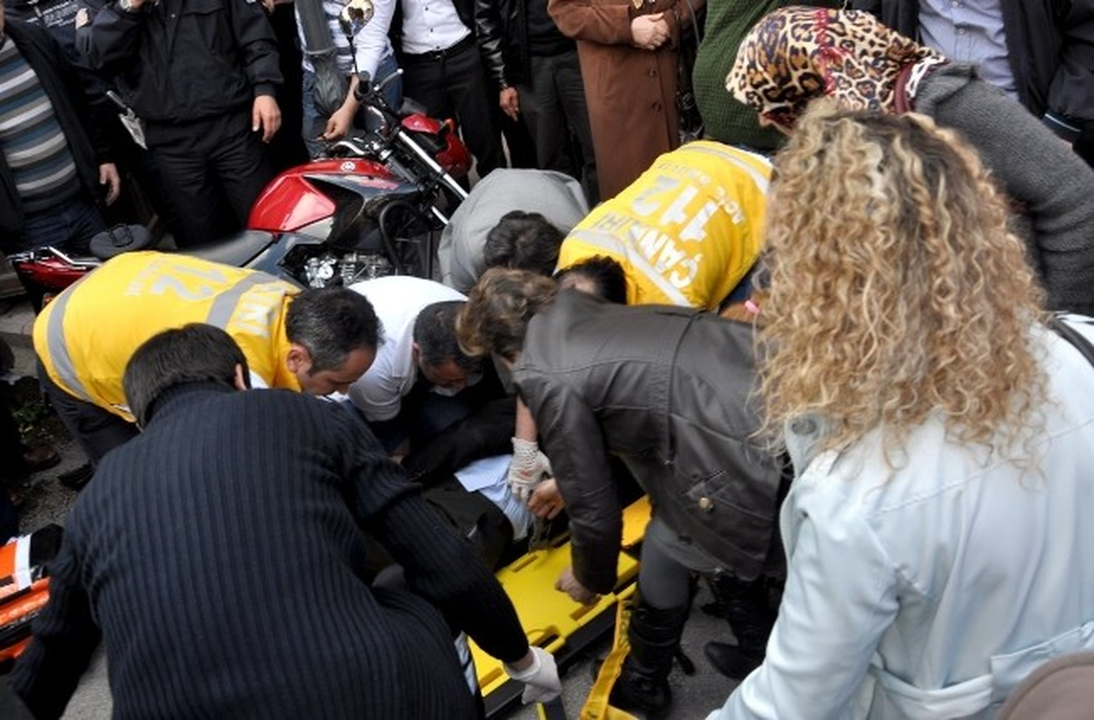 Motosikletin Çarptığı Yaşlı Adam Yaralandı