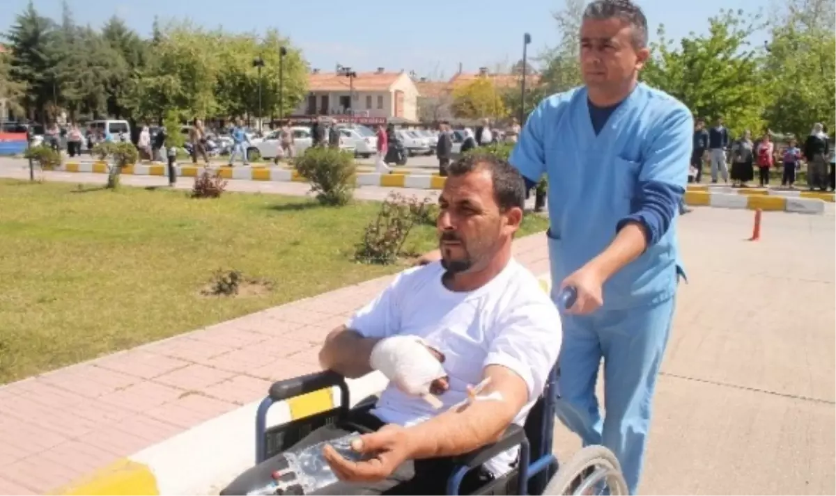 Parmağı Kopan Kişi Ambulans Helikopterle Gönderildi